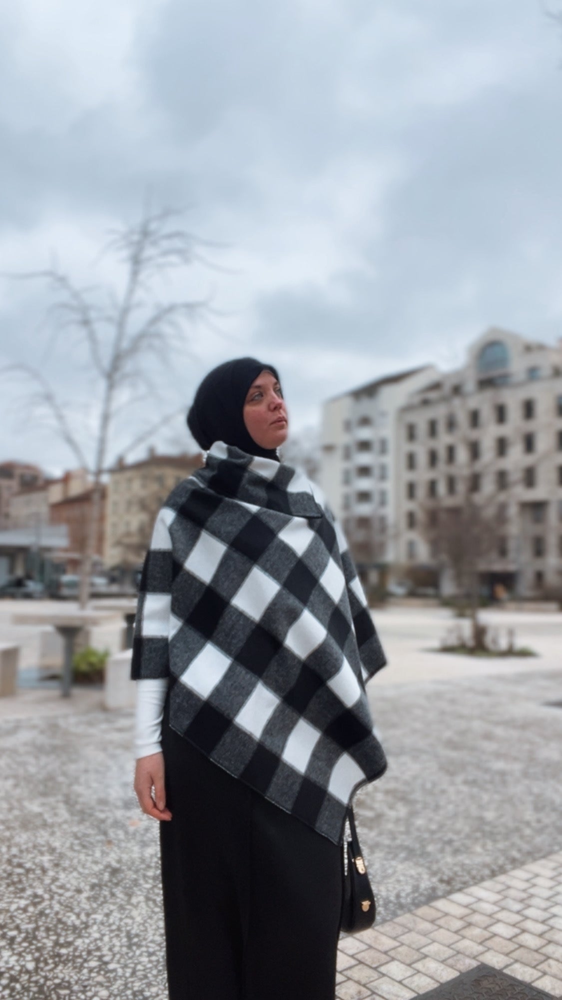 Pull Cape Onyx - Pull Chaud Femme Noir et Blanc – Motif Carreaux - Made in France