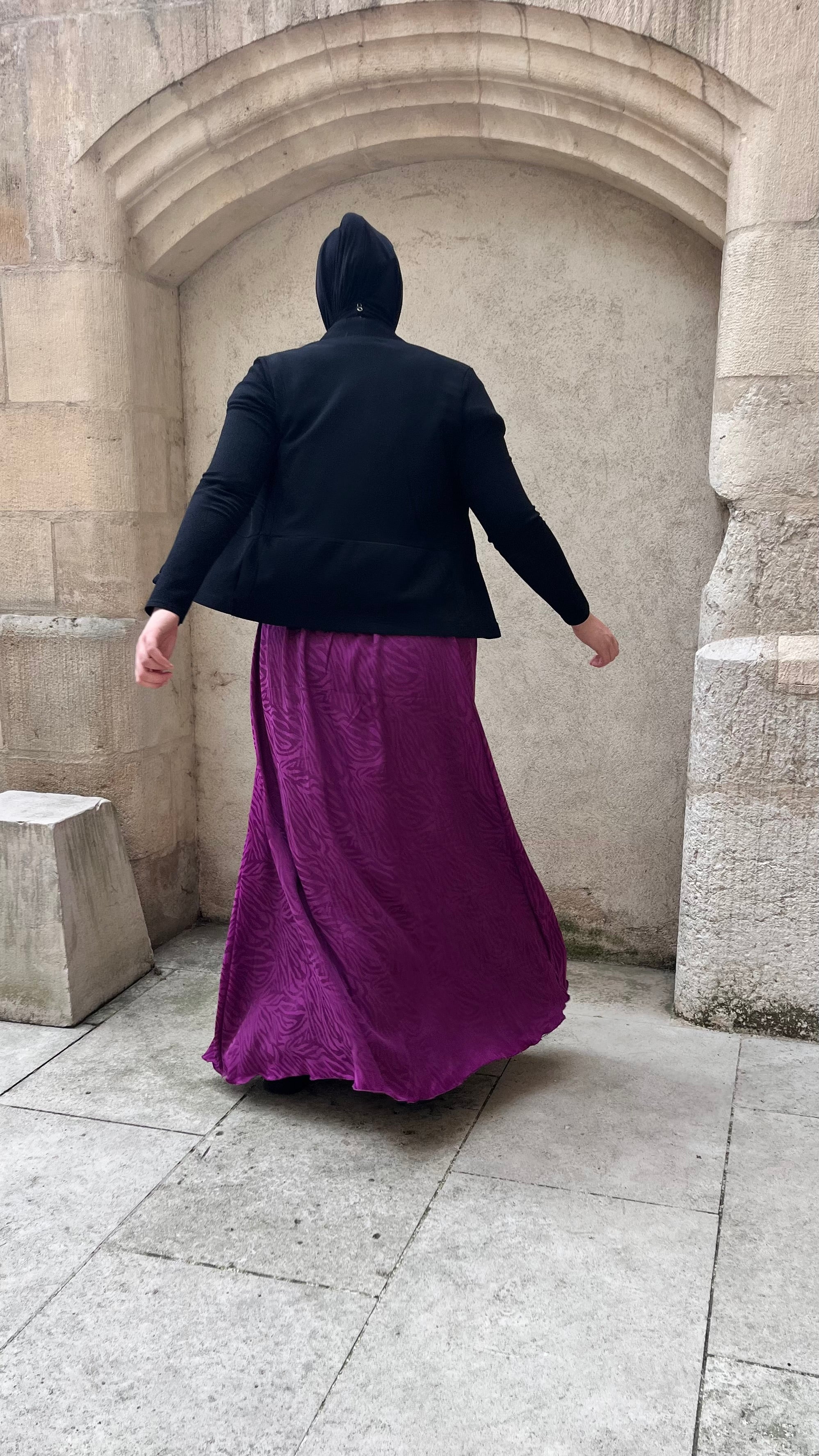 Jupe longue Salta – Satin jacquard violet, taille élastique, semi sur mesure – Du 36 au 52 – Made in France
