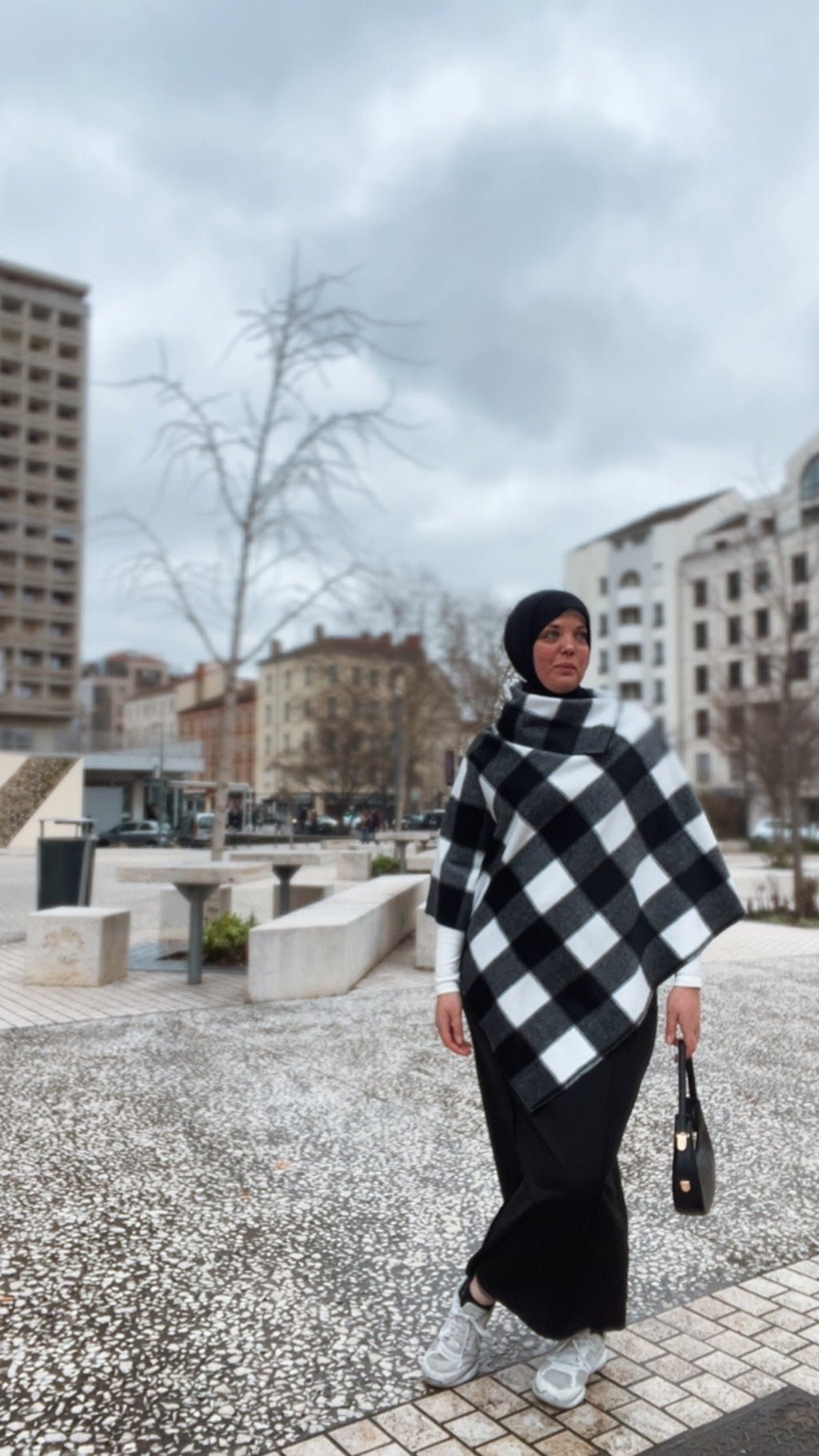 Pull Cape Onyx - Pull Chaud Femme Noir et Blanc – Motif Carreaux - Made in France