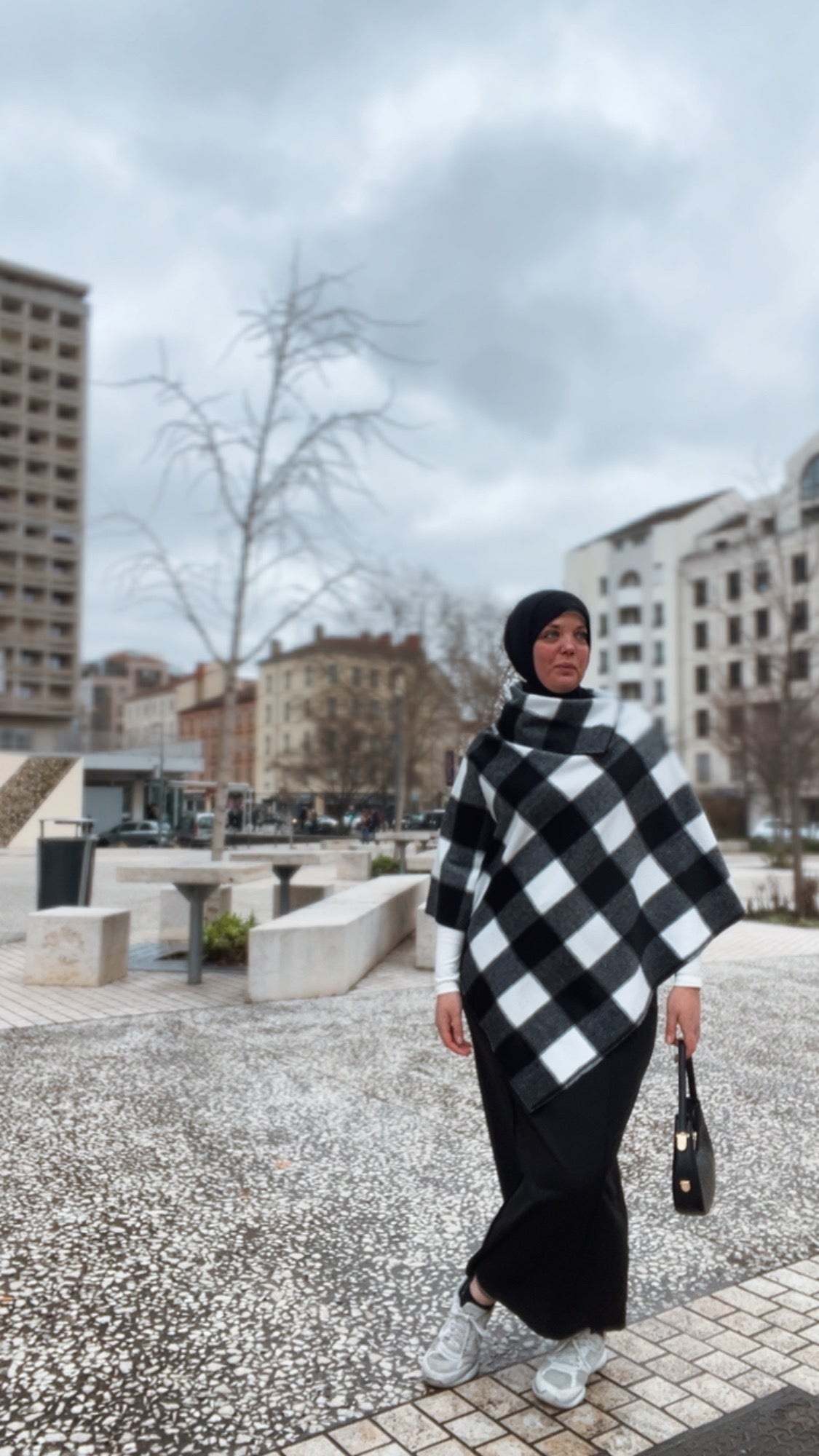 Pull Cape Onyx - Pull Chaud Femme Noir et Blanc – Motif Carreaux - Made in France