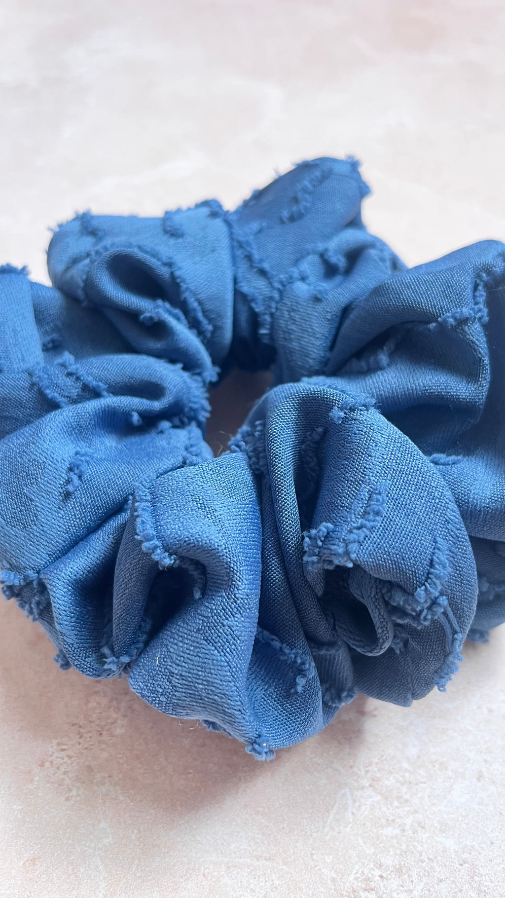 Chouchou cheveux en tissu – Maintien confortable sans casser