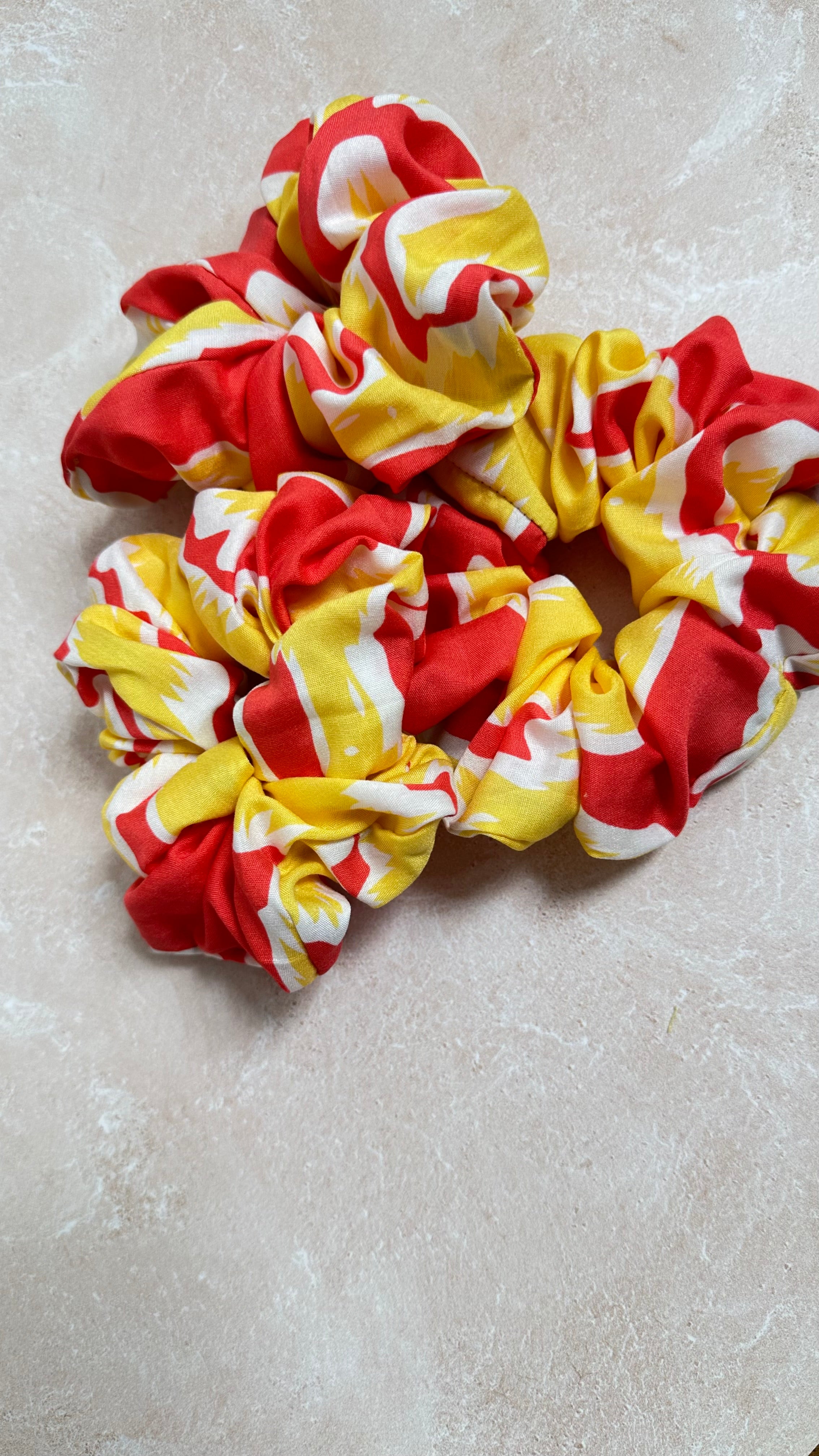 Chouchou cheveux en tissu – Maintien confortable sans casser