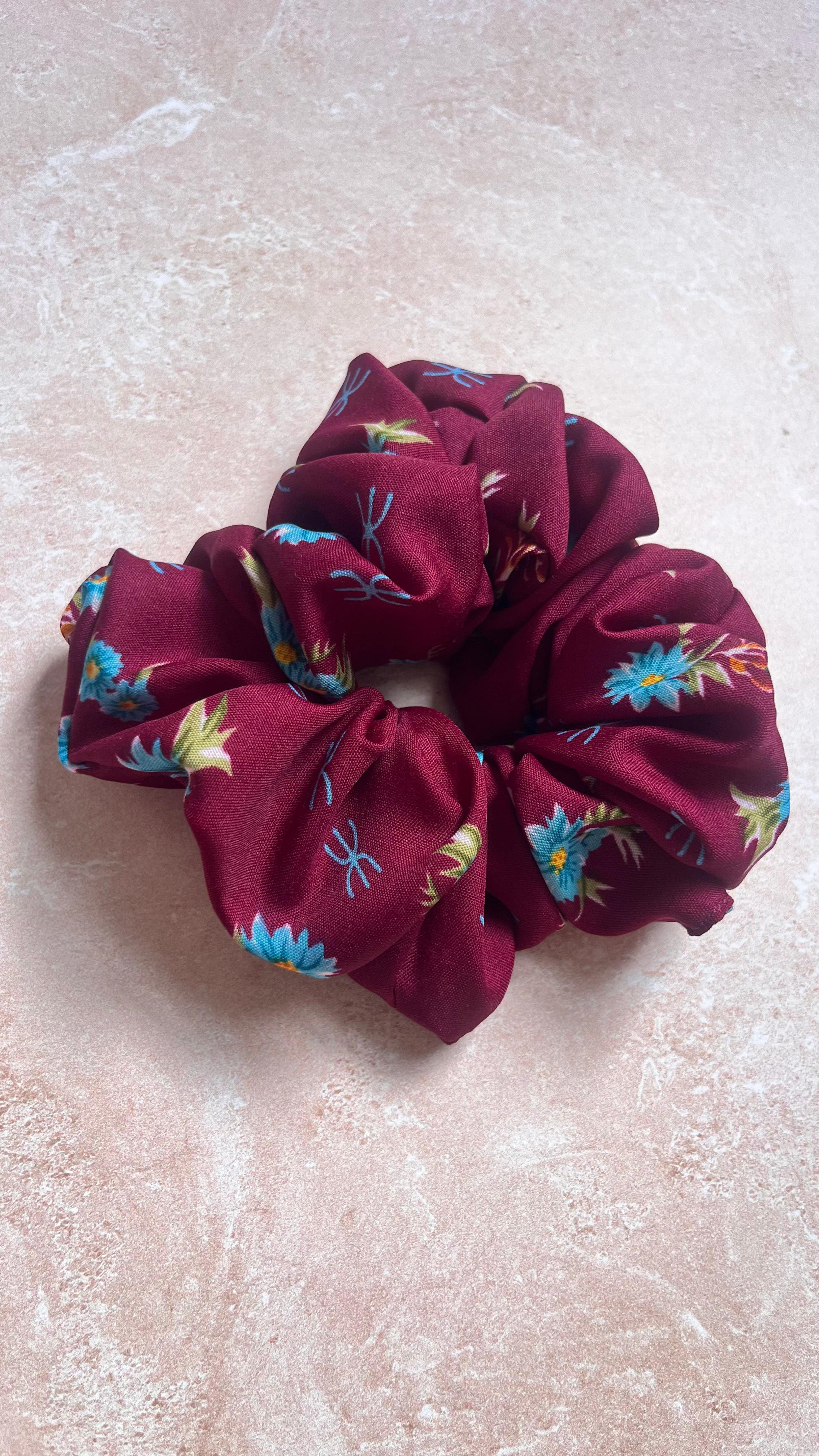 Chouchou cheveux en tissu – Maintien confortable sans casser