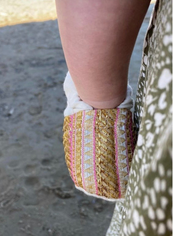 Chaussons bébé rose version 2en tissu tunisien - Fait main