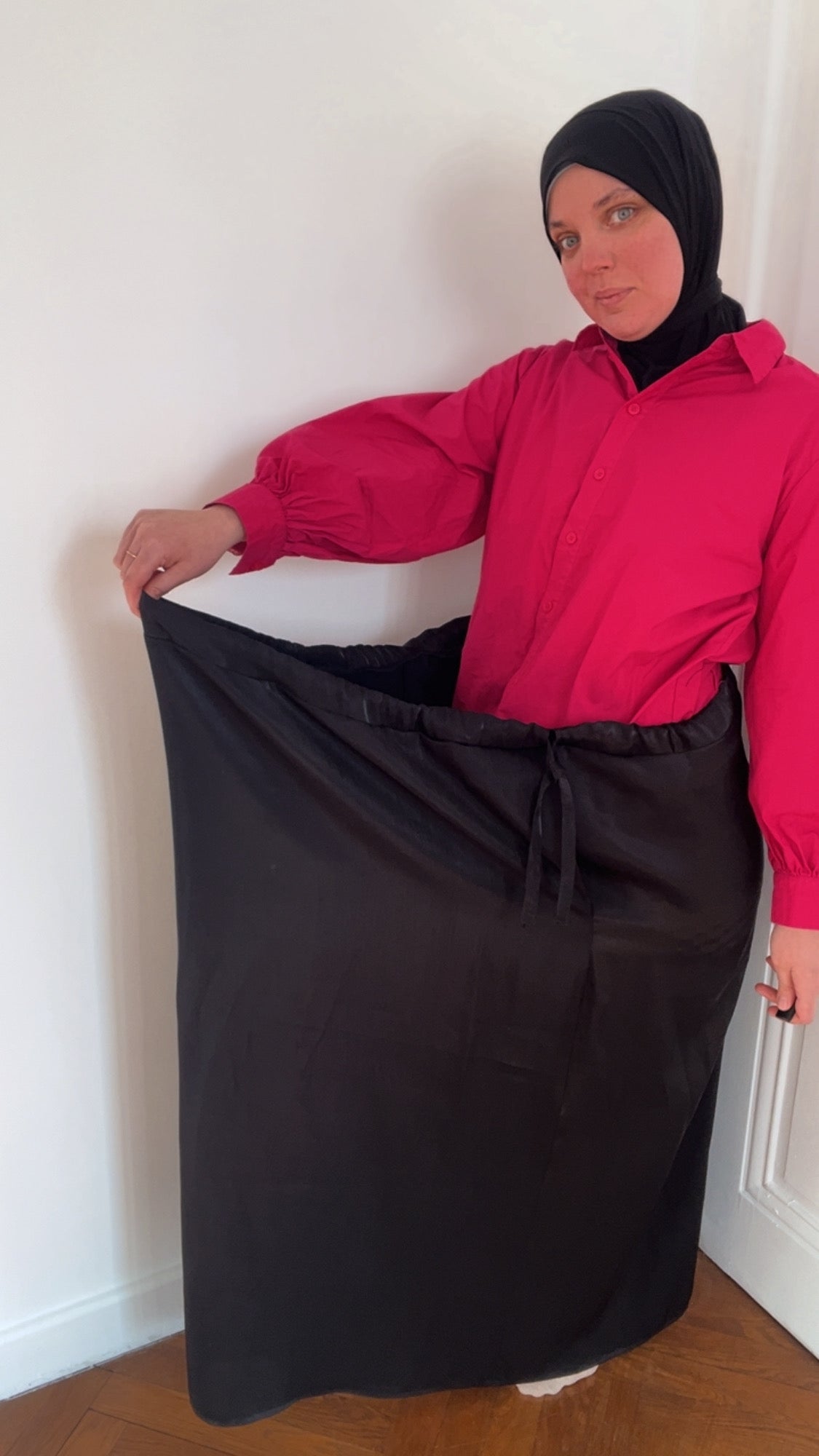 Jupe Nocta - Jupe à liens ajustables Satin Polyviscose Noire- Made in France