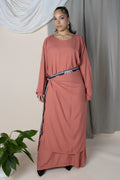 Set Domoni composé d’une robe longue fluide et d’une jupette à nouer avec ceinture en tissu comorien