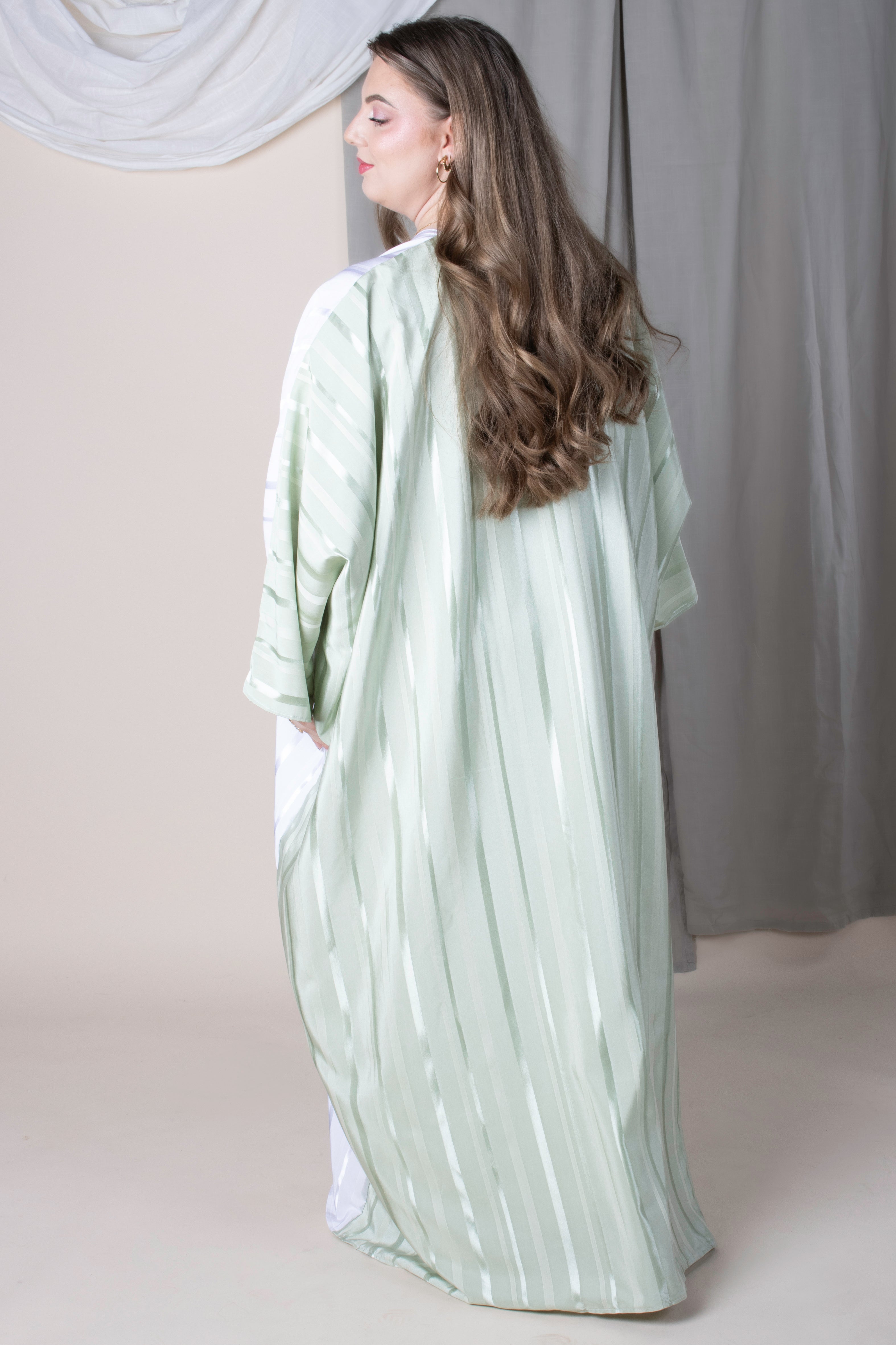 Kimono modeste bicolore en tissu Djerbien, coupe farasha ample, fluide, made in France.
