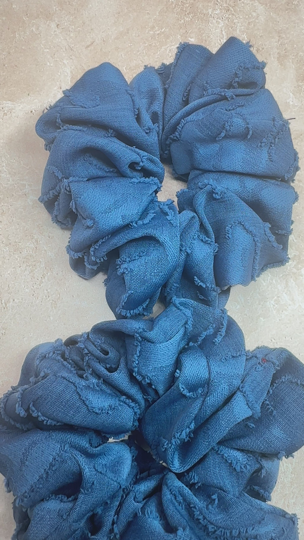 Chouchou cheveux en tissu – Maintien confortable sans casser