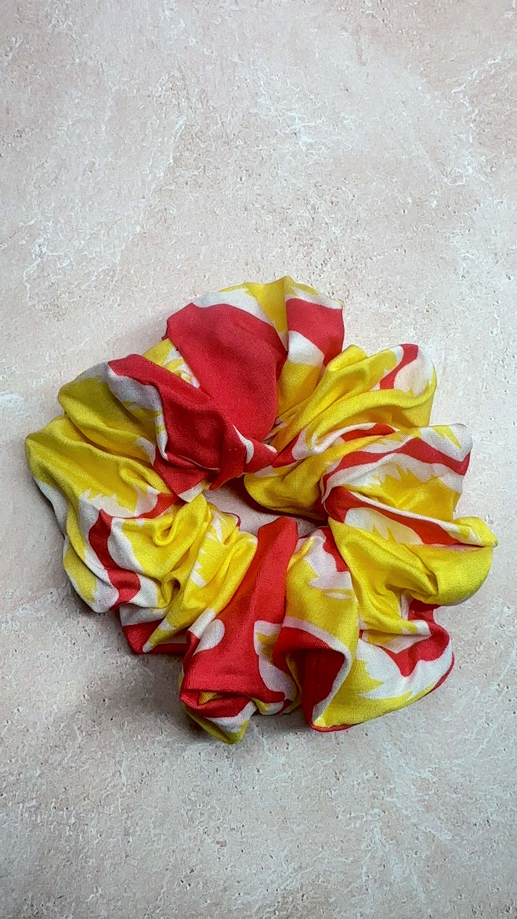 Chouchou cheveux en tissu – Maintien confortable sans casser